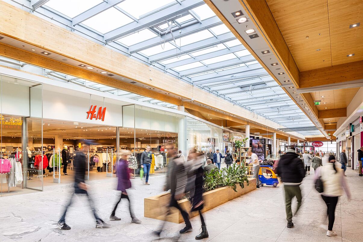 Das MAX.CENTER Wels mit seinem attraktiven Shopmix ist eine der beliebtesten Shopping-Destinationen in der Welser Handelslandschaft.